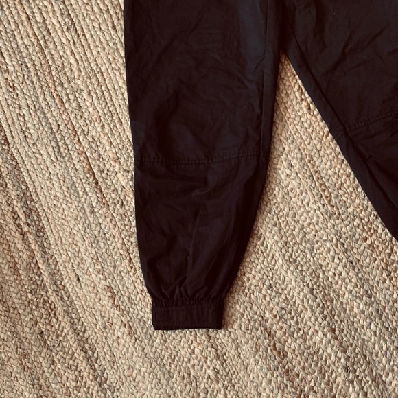 EUC
Urban outfitters high waisted women’s joggers Sz Med black drawstring close - Picture 6 of 12